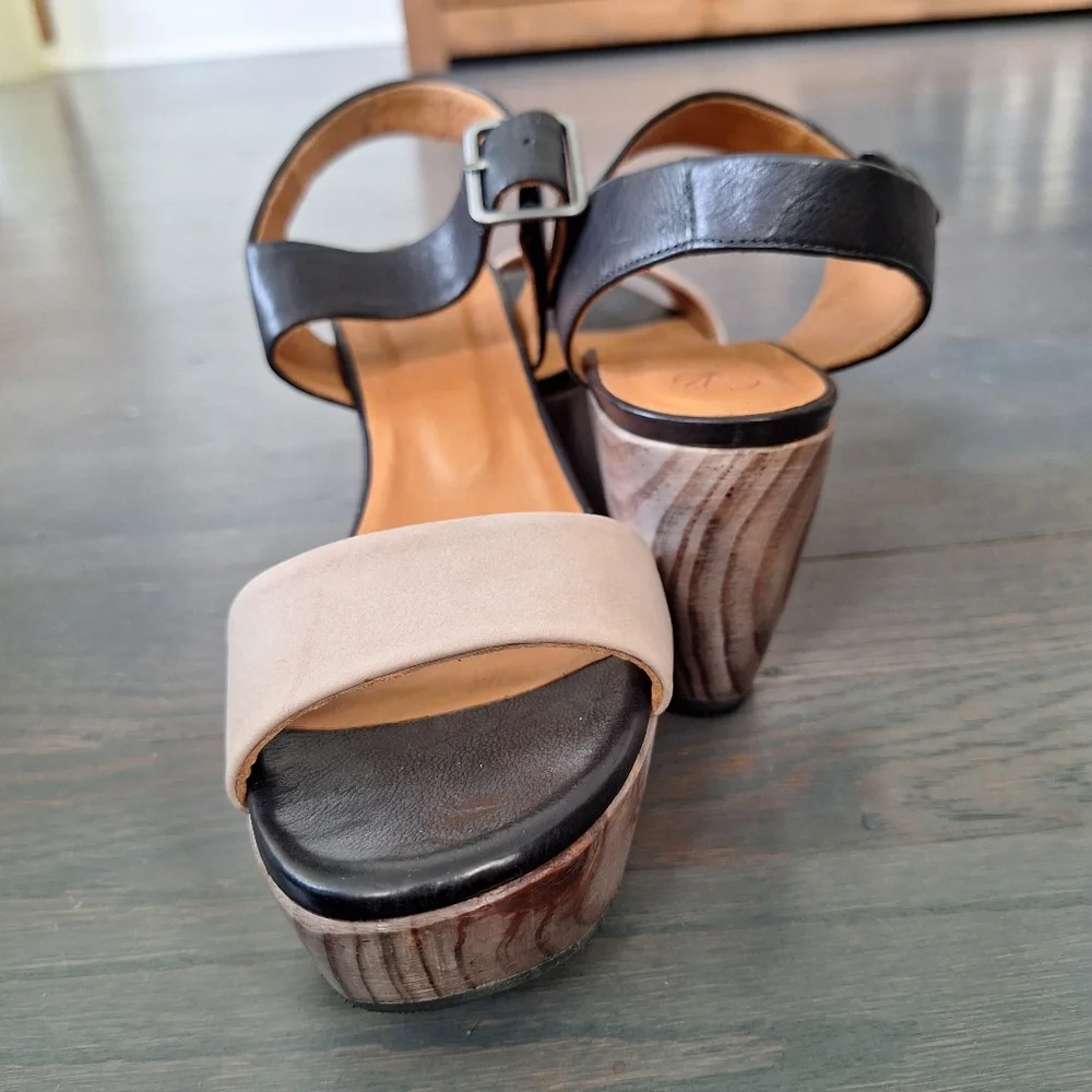 Coclico Black White Platform Wedge Sandals 38 EUC